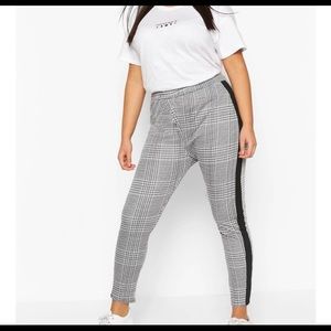 Houndstooth leggings black strip down 18NWT FREE WITH PURCHASE ADD TO BUNDLE 🤑